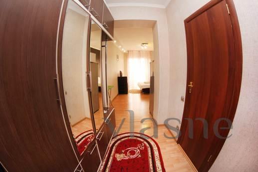 Cozy studio near the shopping center, Almaty - apartment by the day