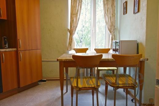 One-bedroom apartment near the Zoo, Moscow - günlük kira için daire