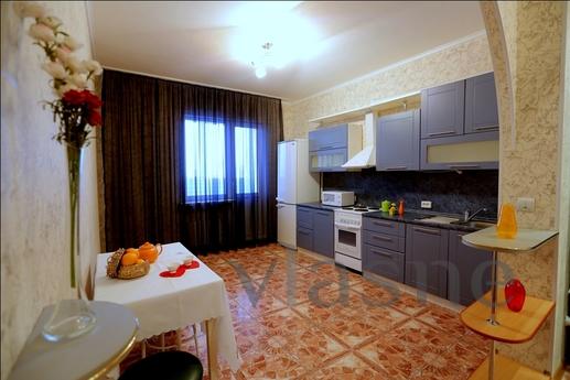 Spacious one-bedroom apartment, Surgut - günlük kira için daire