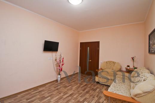 A large 2 bedroom apartment, Surgut - apartment by the day