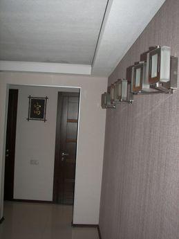 Rent three-room euro, Dnipro (Dnipropetrovsk) - mieszkanie po dobowo