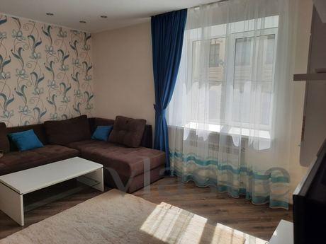 Kharkov merkezinde 3 odalı bir daire kir, Kharkiv - günlük kira için daire