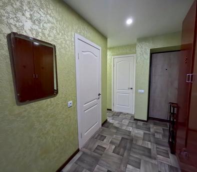 Şevçenko Caddesi 35 numarada, otobüs terminalinin yakınında 