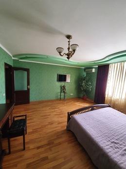 Квартира в центре с хорошим ремонтом, Миргород - квартира посуточно