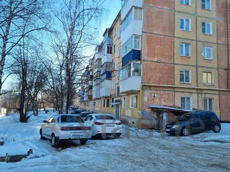 2-room apartment on Gagarina, Златоуст - квартира подобово