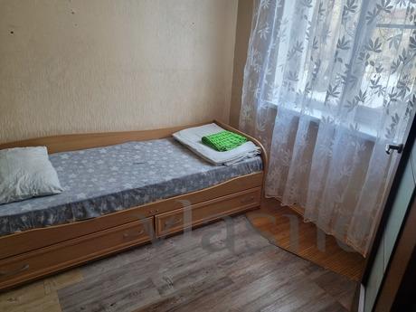 2-room apartment on Gagarina, Zlatoust - günlük kira için daire