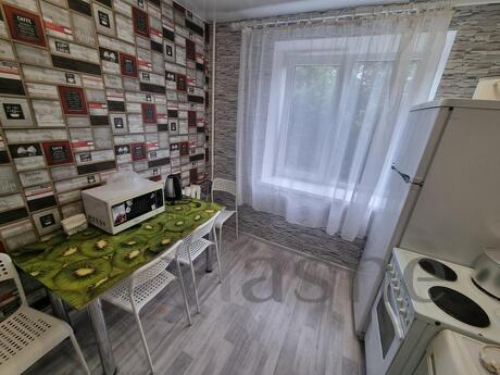 1-room apartment Green 6, Zlatoust - apartment by the day