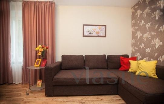 Own 1 bedroom apartment in the very CENT, Dnipro (Dnipropetrovsk) - apartment by the day