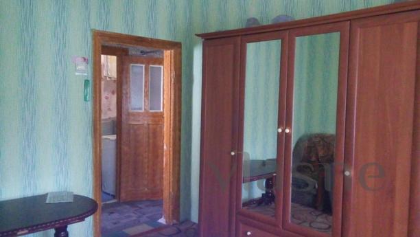 İki odalı daireyi saat başı kirala, Kamenskoe (Dniprodzerzhynsk) - günlük kira için daire