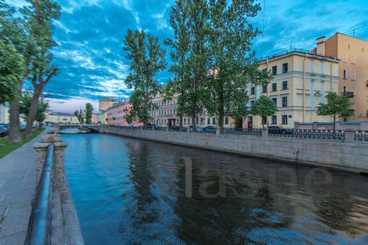 St. Petersburg, Canal Griboed, Санкт-Петербург - квартира подобово