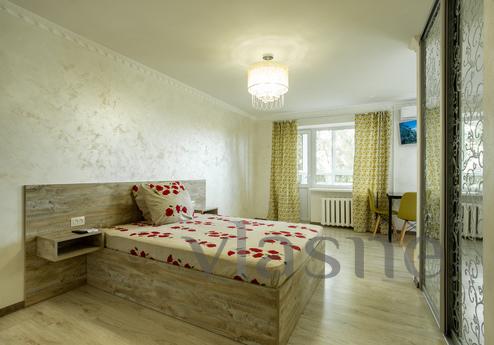 Cozy apartment in the center, Mykolaiv - apartment by the day