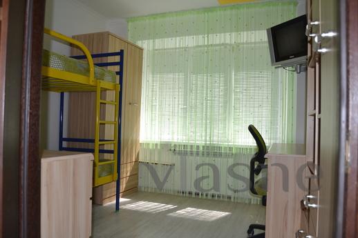 3 bedroom apartment in the center, Berdiansk - apartment by the day