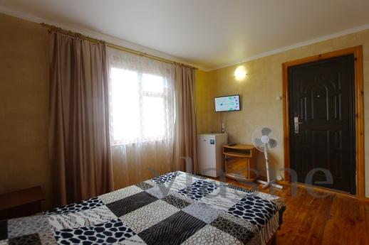 ZANDER. COZY HOUSE FOR TWO PERSONS, Sudak - apartment by the day