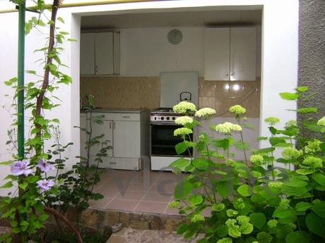 ZANDER. COZY HOUSE FOR TWO PERSONS, Sudak - apartment by the day