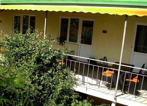 СУДАК. ГОСТЬОВИЙ БУДИНОК 'ПРОХЛАДА, Судак - квартира подобово