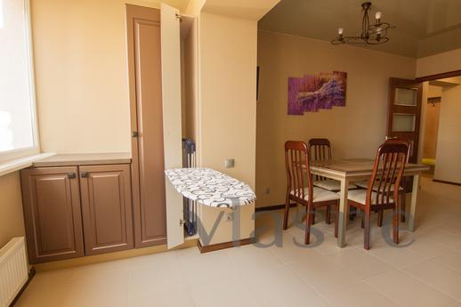 2 oda. tasarım projesi ile Pishonovskaya, Odessa - günlük kira için daire