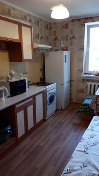 Rent daily 3-bedroom apartment in Ak. Zabolotny 12. All amen