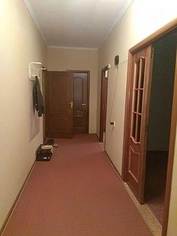 2 bedroom apartment for rent, Surgut - günlük kira için daire