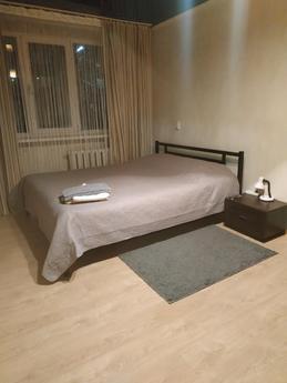 A cozy apartment awaits guests. Clean bed linen and towels, 