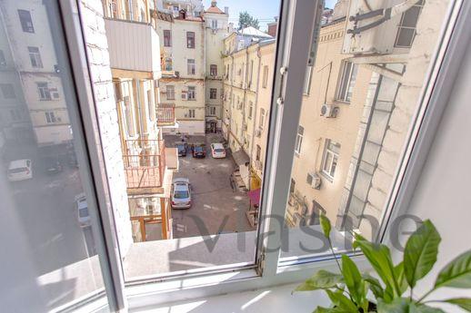 Rahat ve konforlu 1k daire Khreschatyk, Kyiv - günlük kira için daire