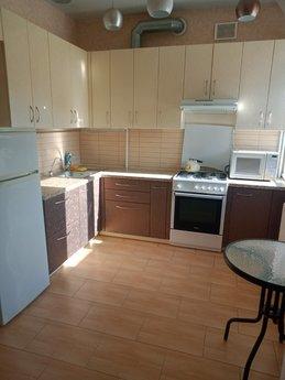 Rent a studio on Pravda (corner of Kalin, Dnipro (Dnipropetrovsk) - apartment by the day