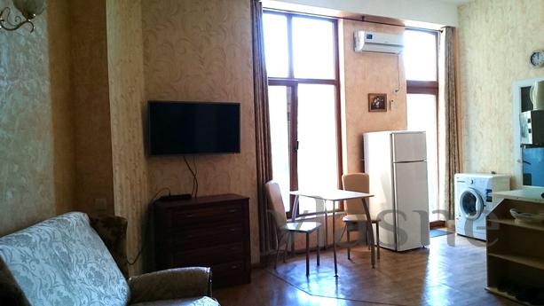 Room at Pushkin Alley, 3rd floor, Yalta - apartment by the day
