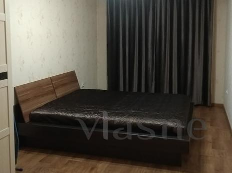 Very large, spacious one-bedroom apartment with a separate k