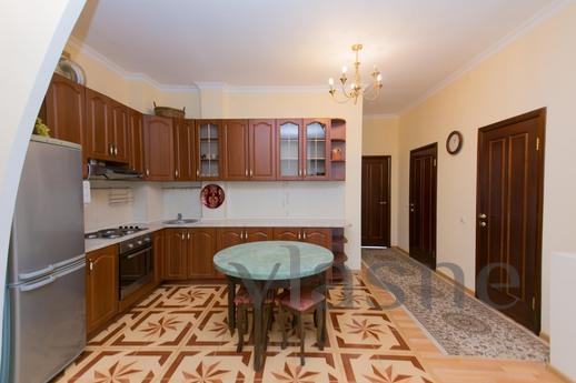 4-bedroom in the center of the capital, Астана - квартира подобово
