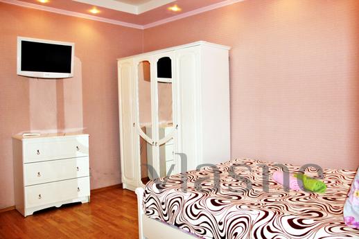 One bedroom apartment on Lomonosov, Саратов - квартира подобово