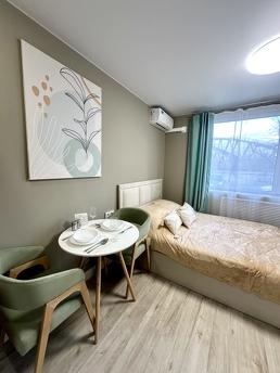 Cozy studio on B. Tulskaya, Москва - квартира подобово