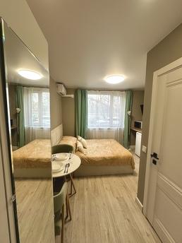 Cozy studio on B. Tulskaya, Москва - квартира подобово