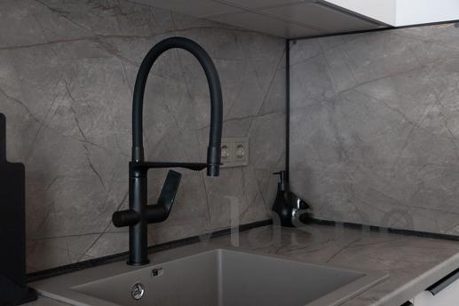 Уютная студия на Серебрякова 11к2, Москва - квартира посуточно