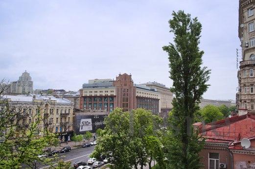 Апартаменти на Хрещатику, Київ - квартира подобово