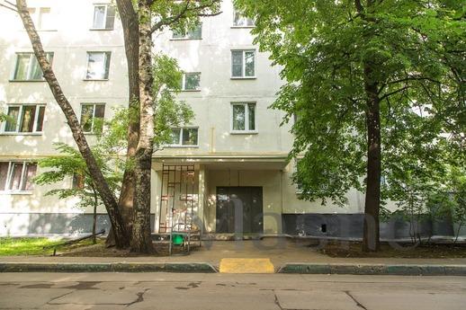 Excellent 2-kk sq. m. Academician Yangel, Москва - квартира подобово