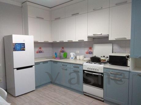 2 BR apartment in the center, Aktobe - günlük kira için daire