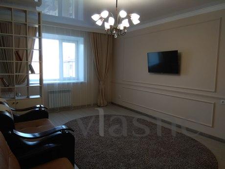 2 BR apartment in the center, Aktobe - günlük kira için daire