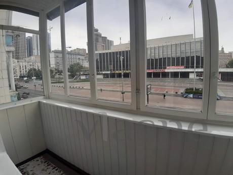 Apartment with a view of the Palace Ukra, Kyiv - günlük kira için daire