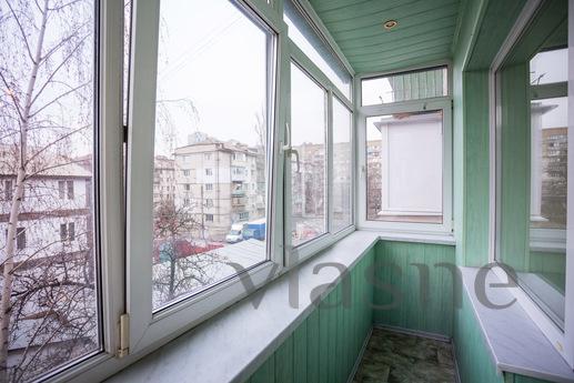 metro Darnitsa 7 min renovation, Kyiv - apartment by the day