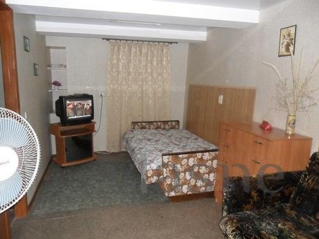 Rent 2-bedroom house in Berdyansk on the beach. Private sect