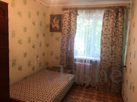 Rent 3 bedroom apartment Ilyichevsk, Chernomorsk (Illichivsk) - apartment by the day