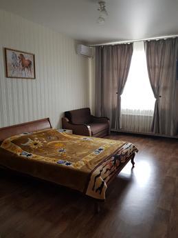 Cozy and spacious apartment 5-10 minutes from the sea. Nearb