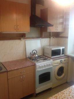I will lease 1 com. apartment in the cen, Berdiansk - apartment by the day