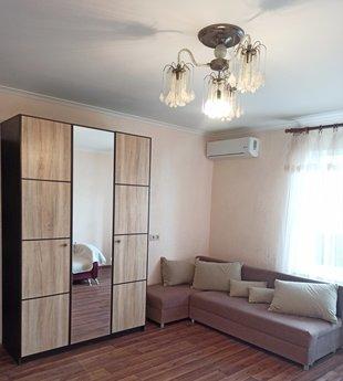 Сдам у МОРЯ ПОСУТОЧНО свою 2-хкомн.квартиру.
Цена 900 грн в 