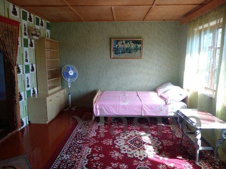 Rooms for rent. Nearby there are 2 shops, a bus stop, ATB an