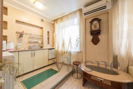1 bedroom apartment in the center, Karaganda - günlük kira için daire