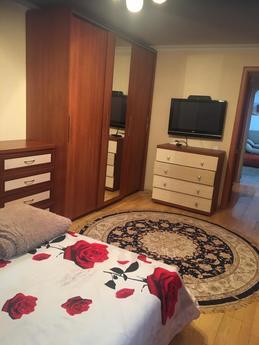 3-room apartment in the center for daily, Karaganda - günlük kira için daire