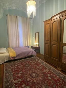 Nezvichaina 3-room apartment in Uzhgorod, Uzhhorod - günlük kira için daire