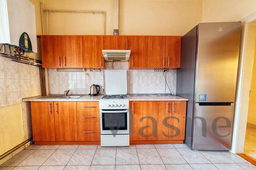 One bedroom apartment on Theater Square, Uzhhorod - apartment by the day