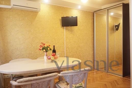 Rent 2 room apartment near the metro Bot, Kharkiv - apartment by the day