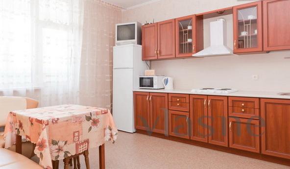 Large 2-bedroom, 5 min metro Pozniaky, Kyiv - günlük kira için daire